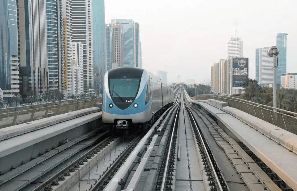 Dubai Travel: Explore Public Transport