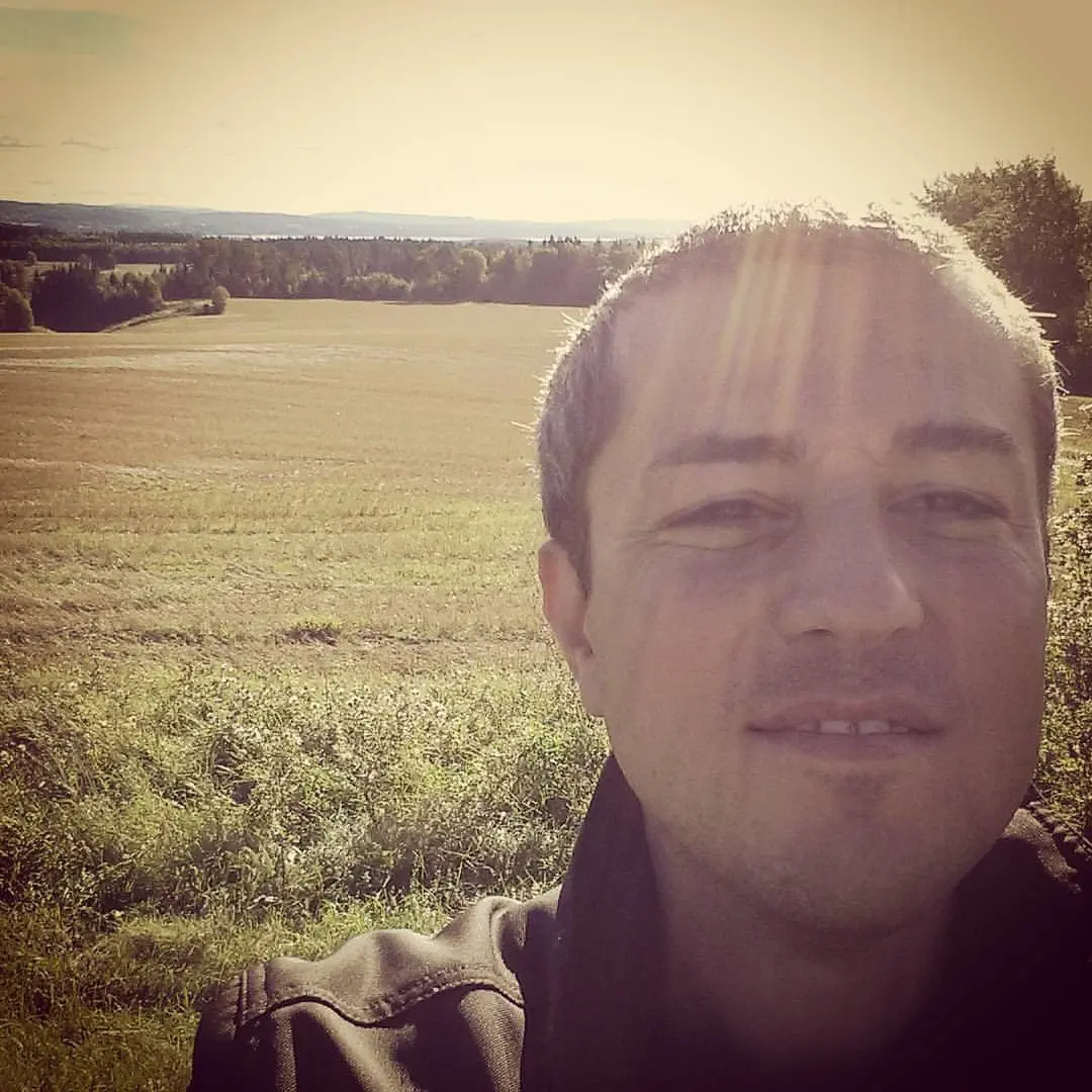 Elio Leaving behind the familiar comfort of Italy was a daunting task, filled with uncertainty and questions. 