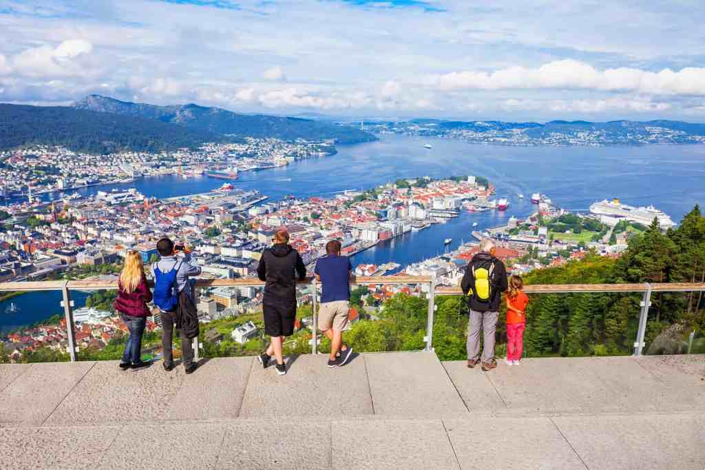Fløyen gorgeous vista - visit Bergen in Mondosol.com