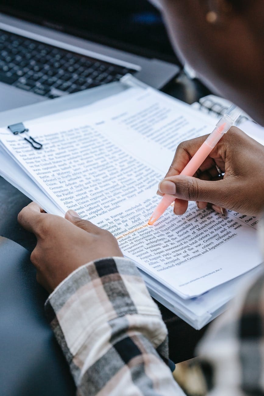 Acknowledge positive aspects and highlight improvements to Incorporate these tips for writing a review to demonstrate progress.