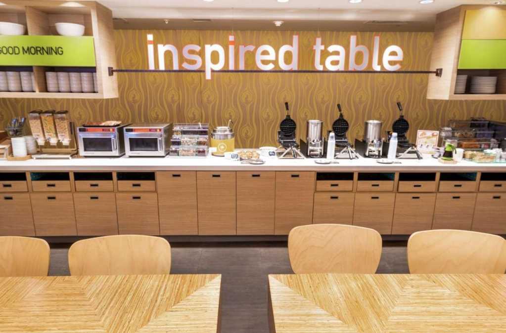 home2 suite hotel breakfast area